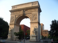 ワシントン・スクエア公園の凱旋門。